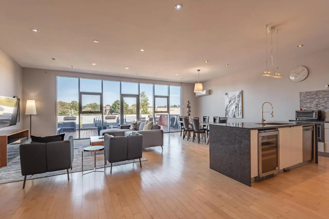Captivating Quinpool Loft With Massive Terrace location